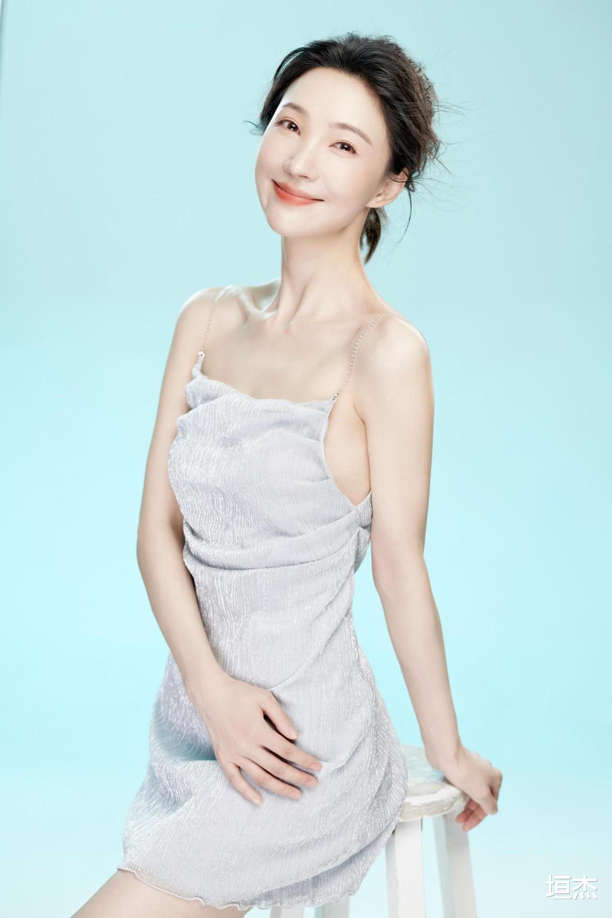 许晴|来自土家族的六位女星,各个姿色娇美,谁最令你意外?