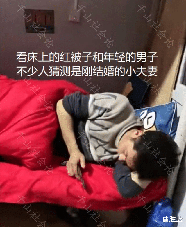 女子随老公进厂感叹生活太苦,一间房住4对夫妻,晚上睡觉太热闹