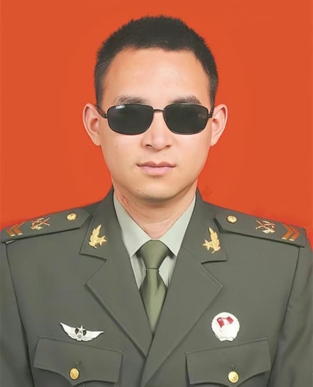 杜富国|排雷英雄杜富国:荣获新的荣誉,妻子王静说下半辈子我是你的眼睛