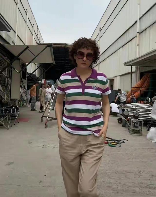 牛莉|远看颜值逆天，实则鼻尖脸僵肿成发面馒头，喜剧女星也沉迷变脸！