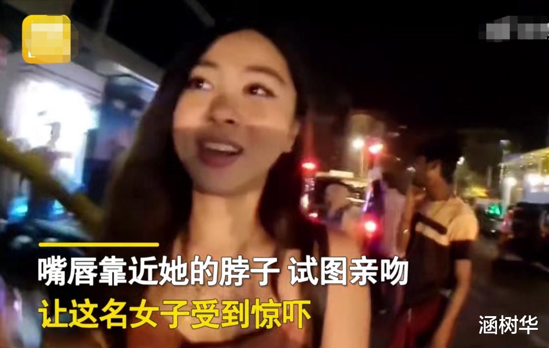 女子在印度街头直播,被男子强吻,可怕