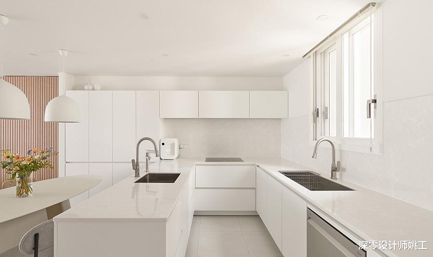 145㎡现代极简，灰白木的经典配色，入户做下沉式玄关，独特高级