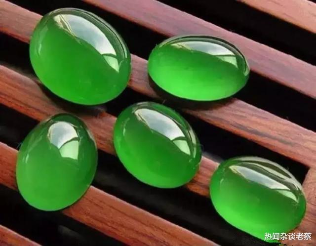 翡翠|李嘉诚收藏的翡翠，价值高达上亿！