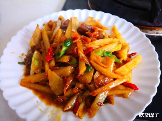 冬天，吃土豆不如吃它，鲜嫩爽口，随手一炒太香了，大人孩子都喜欢！