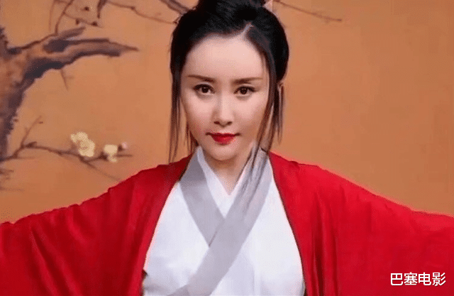 何洁|过气女明星的窘迫：没工作、变脸被嘲、直播尴尬，为何混到这一步