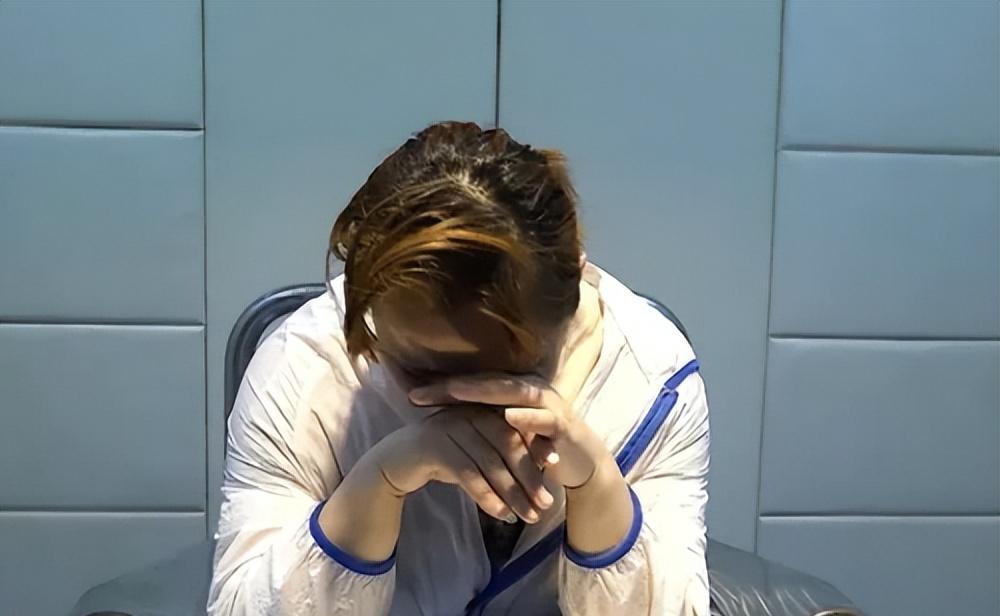 07年刘彩霞走下法庭,含泪与母亲见面后被押刑场,行刑前表情镇静