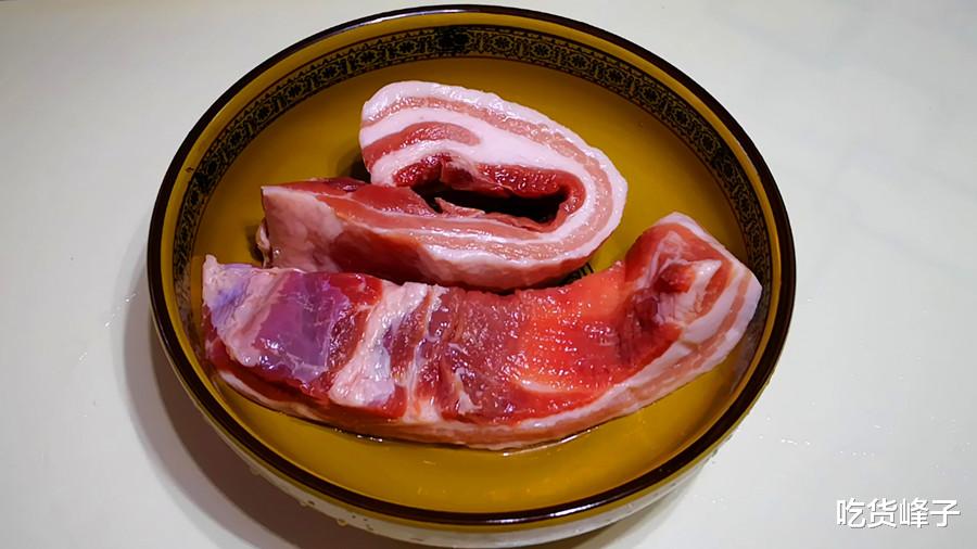 解冻肉时,直接加水泡就“废”了,教你1招,5分钟解冻好,真实用