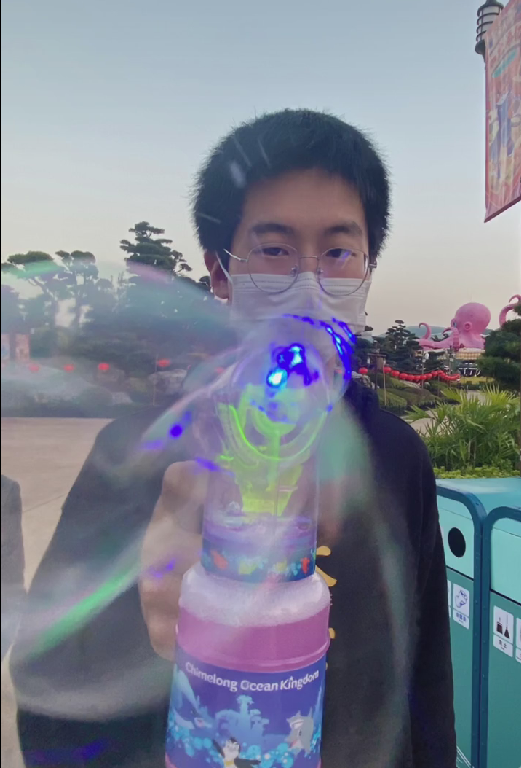 孙悦|孙卓罕见更新动态，晒与姐弟三人合照，中间没有爸妈引发热议