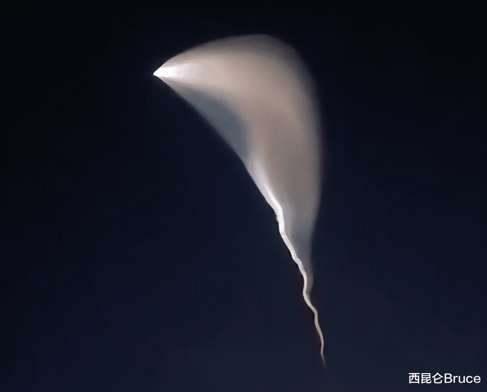 真相揭开?北京、内蒙等多地夜空出现巨大发光体,真的是火箭云吗