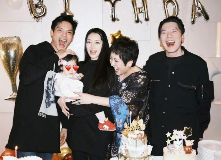 郭碧婷|向太官宣郭碧婷二胎喜讯！孙子下个月出生，已备好黄金钻石做奖励