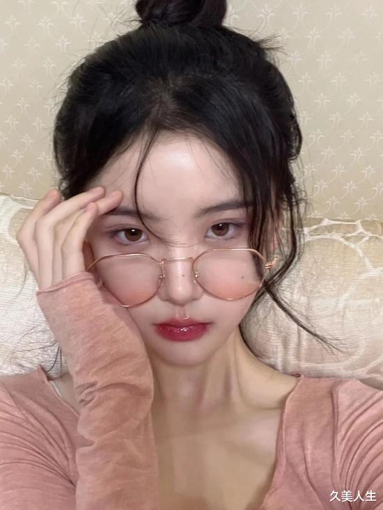 杨超越 杨超越是整了吗?怎么突然美成王祖贤了?