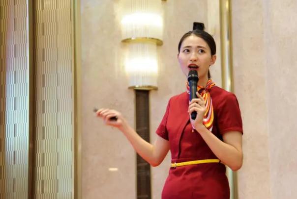 别墅|为什么售楼处多是漂亮女生,卖不出几套房,却干得津津有味?