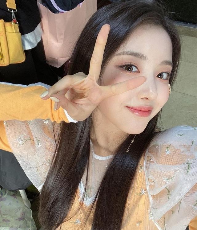 jiwoo|NMIXX成员JIWOO身材走样,现在的韩流爱豆,是否已经拥有身材自由