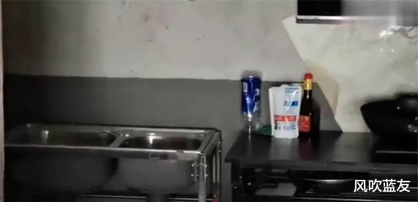 20岁姑娘买毛坯房不装修就入住,却认为比出租屋舒服?网友:赤贫