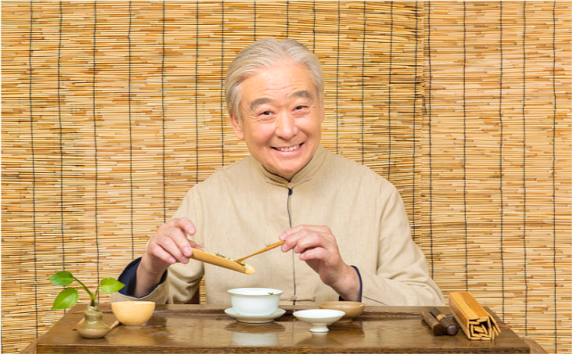 护士|中老年人喝茶好处多,但不要随便喝,牢记“5不喝”对身体有益