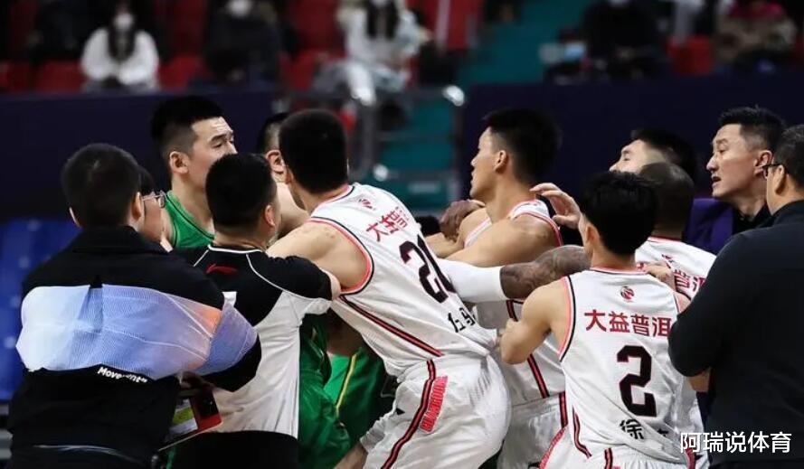 辽宁男篮|躺枪，广东丢冠也能压辽宁排第一？郭艾伦或错失球队第一冠军奖金