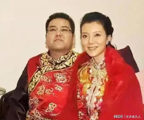 车晓|山西首富疯狂消费888万,放弃400万豪车,只为见车晓一面!