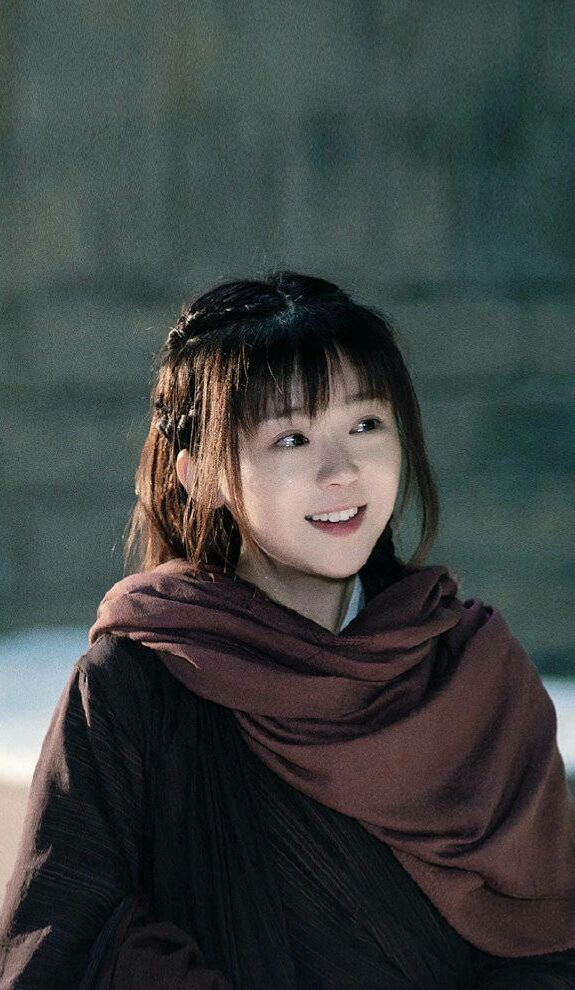 宋伊人|“清纯校花”宋伊人:出道多年不温不火,如今被传背后有人撑腰?