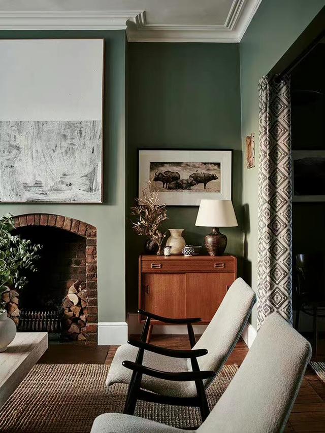 一对英国夫妇的家,全屋宁静复古,绿色调那叫一个柔美,令人羡慕