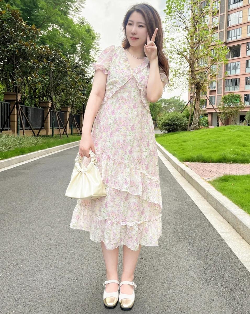 会打扮的“胖女人”有多美?她165cm/142斤,各种美衣美裙都敢穿