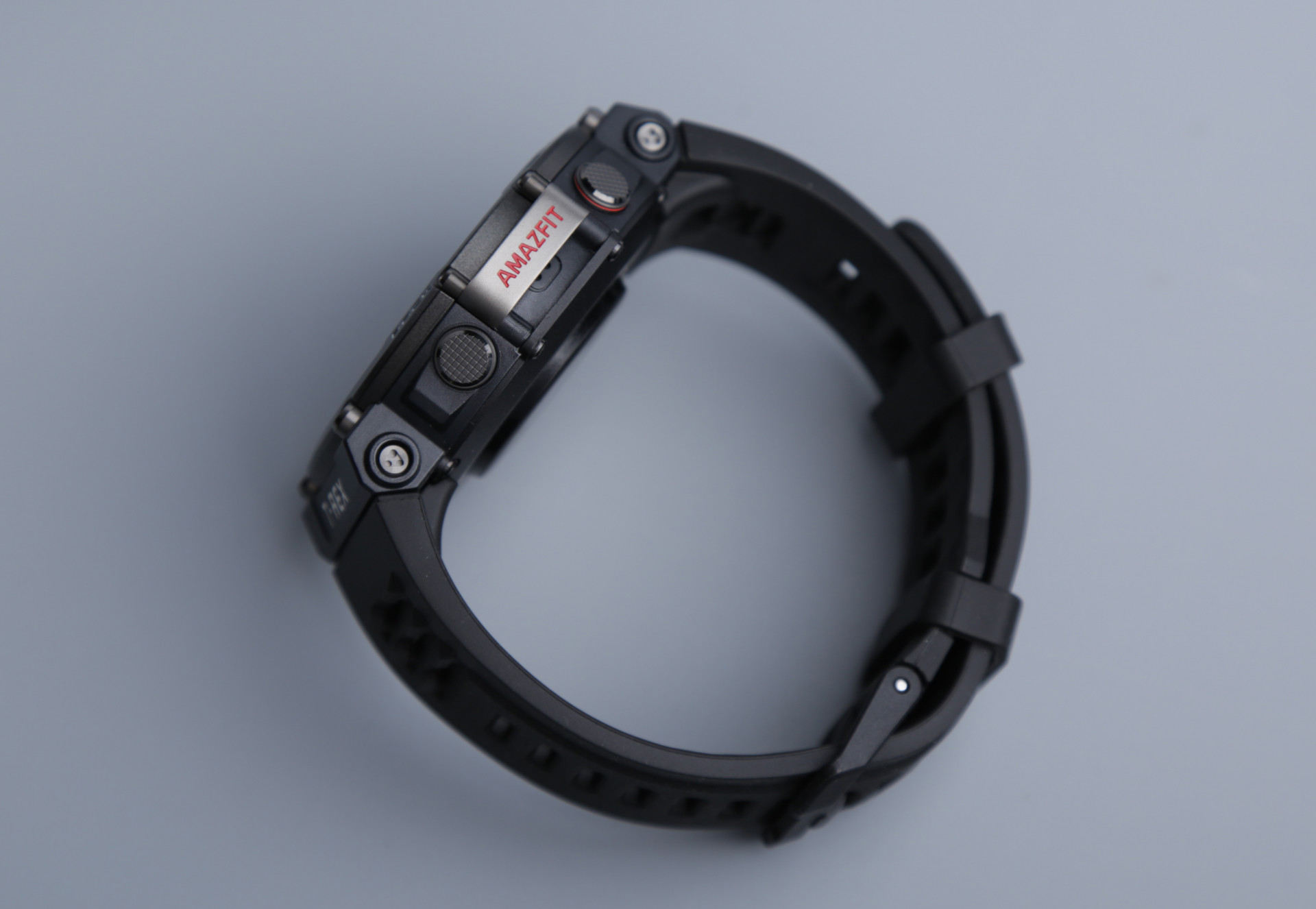 日产GT-R|更强更精致，Amazfit跃我T-Rex 2户外智能手表体验