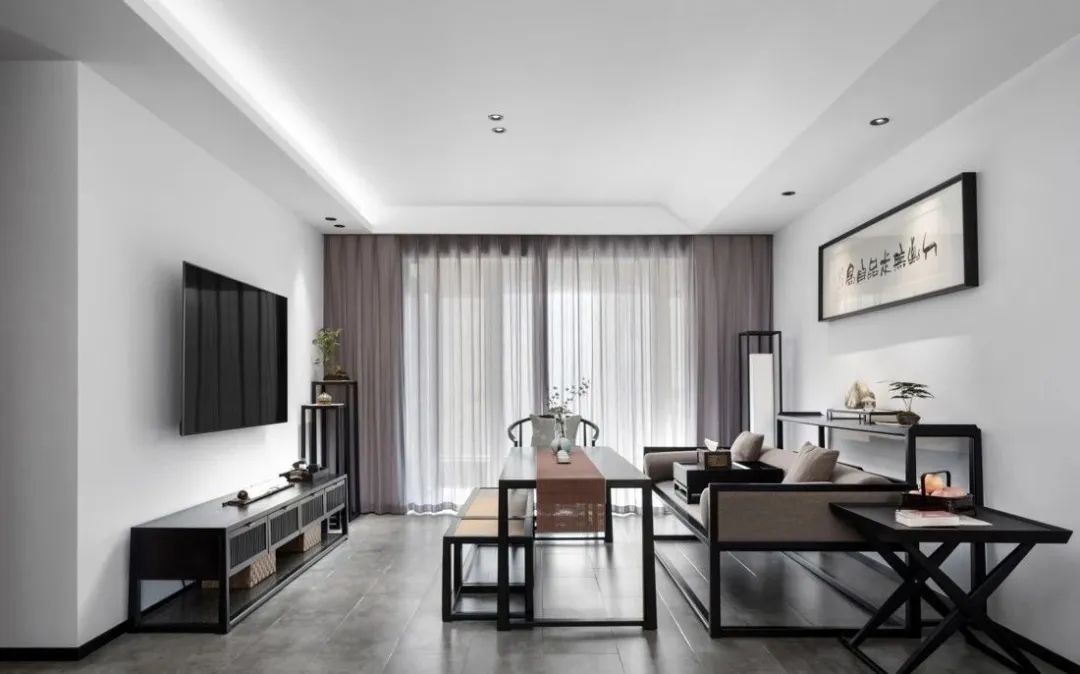 越来越多人沙发不靠墙,这样往前挪50厘米,瞬间多出一个功能区!