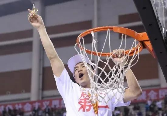 郭艾伦|终于等到！自由市场第一大牌！郭艾伦离开辽宁队？真的不可能