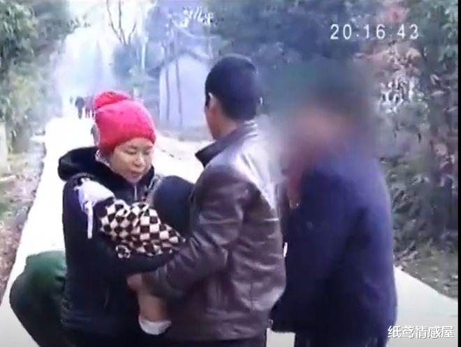 新婚夜的陌生来电,丈夫怀疑儿子身世5年,看了鉴定结果后他哭了