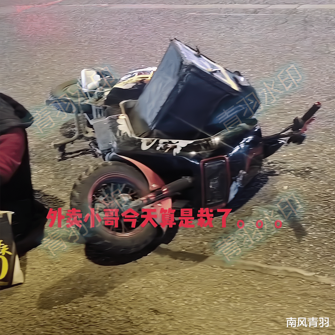 女子未走人行道被撞后不依不饶,路人带她去检查被怼:关你什么事