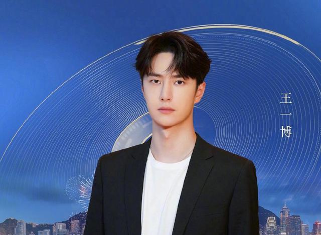 央视|央视中秋晚会中心位，让人意想不到，王一博妥妥的门面担当