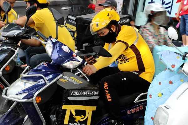 算法|实体店纷纷倒闭，在互联网的大环境下，实体店老板们该何去何从？