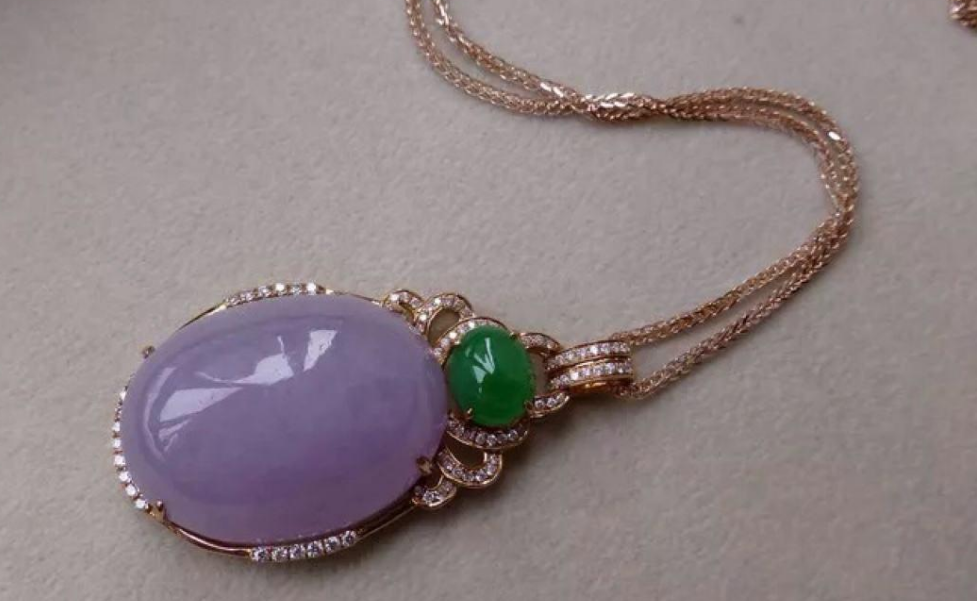 翡翠|收藏翡翠哪一点要重视?种水颜色不是最重要的,要看它们的内涵