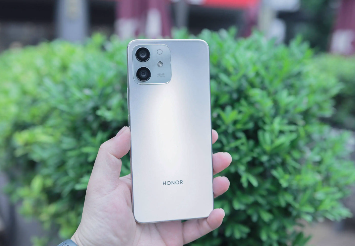 iPhone|为什么很多小米老用户都说换下一部手机时,都选择了荣耀