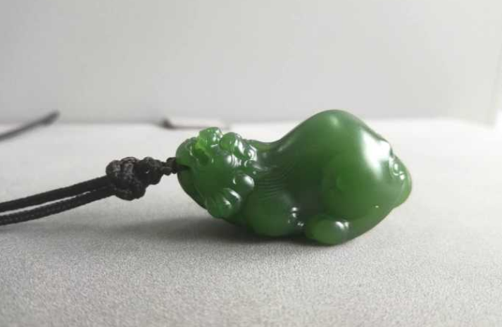 翡翠|翡翠是没有价格的,因为它的价值体现在多方面,没有标准的范围