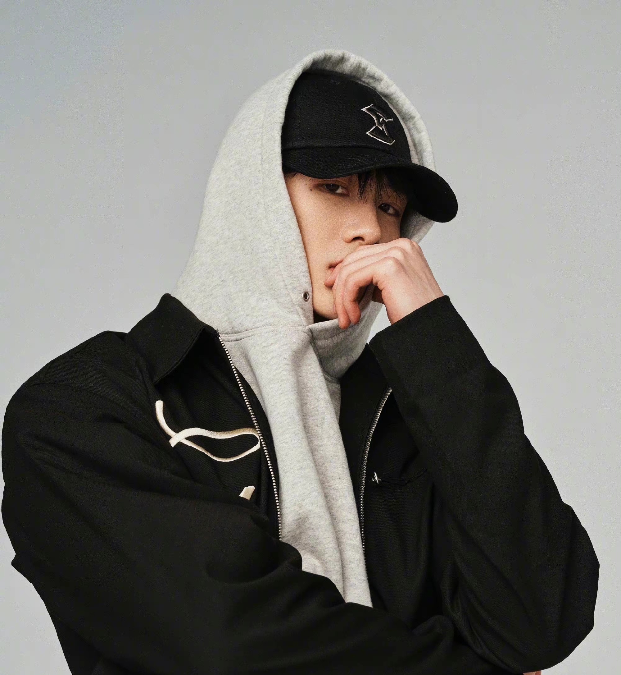 欧美明星|什么都要卷，人设也要卷起来，男人就是不能输