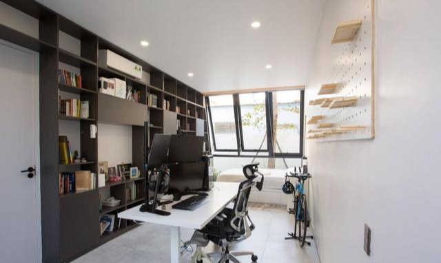 现在别墅装修流行极简风了!220㎡全屋大白墙,屋顶双露台看不腻