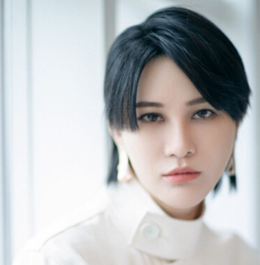 杨超越|娱乐圈各大漂亮女明星,私下素颜是这个模样,算开眼界吗