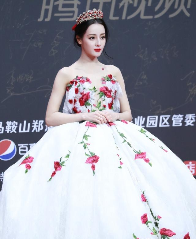 孙俪|镜头前美翻,真人“丑”得奇形怪状,干瘪、脸肿、疲态都是原因