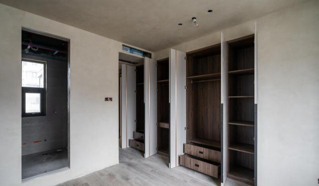 家里这4处“凹槽墙面”,不是鸡肋设计!放柜子正好,又不占面积