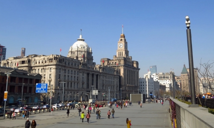 外滩|外滩和陆家嘴要去,到黄浦江对岸坐东昌路渡轮,是渡轮不是游轮