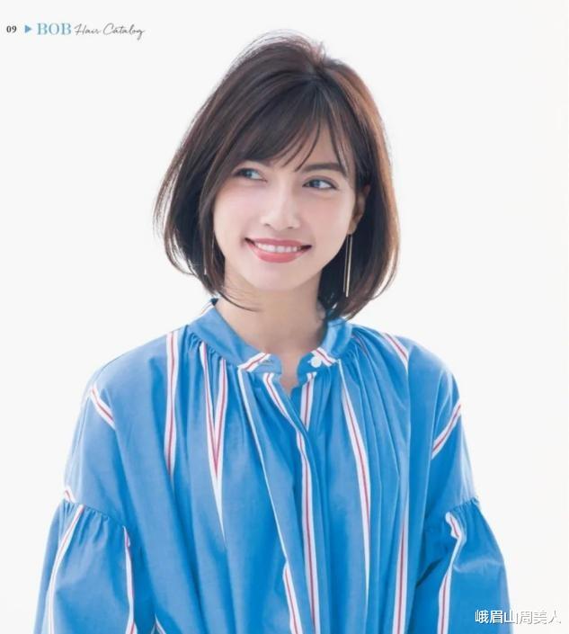 卷发 ?50岁左右的女人,尽量少烫“大妈卷”!今年流行这4种更洋气减龄