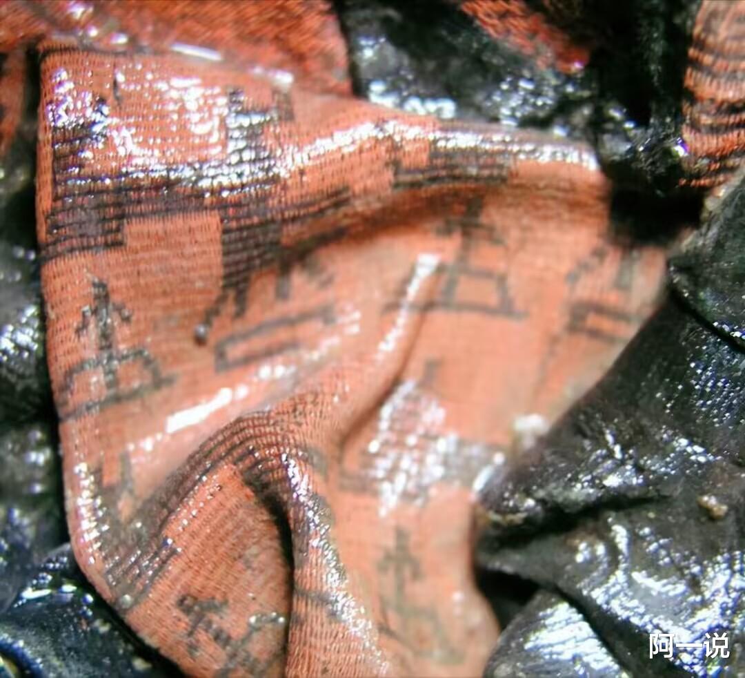 神秘古墓发现46具少女骸骨,打开棺椁后,专家们后背发凉