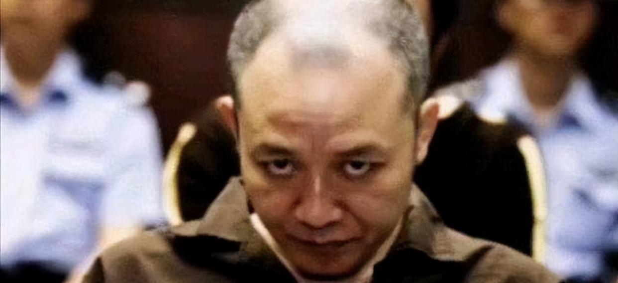 广州“黑老大”被判死刑!庭审现场目露凶光,还拒不认罪