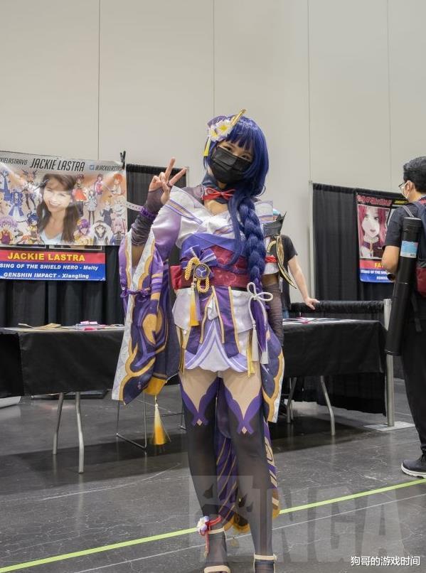 更衣人偶|原神：北美漫展原神coser，阿贝多绝美，这个绫华来自山口组？