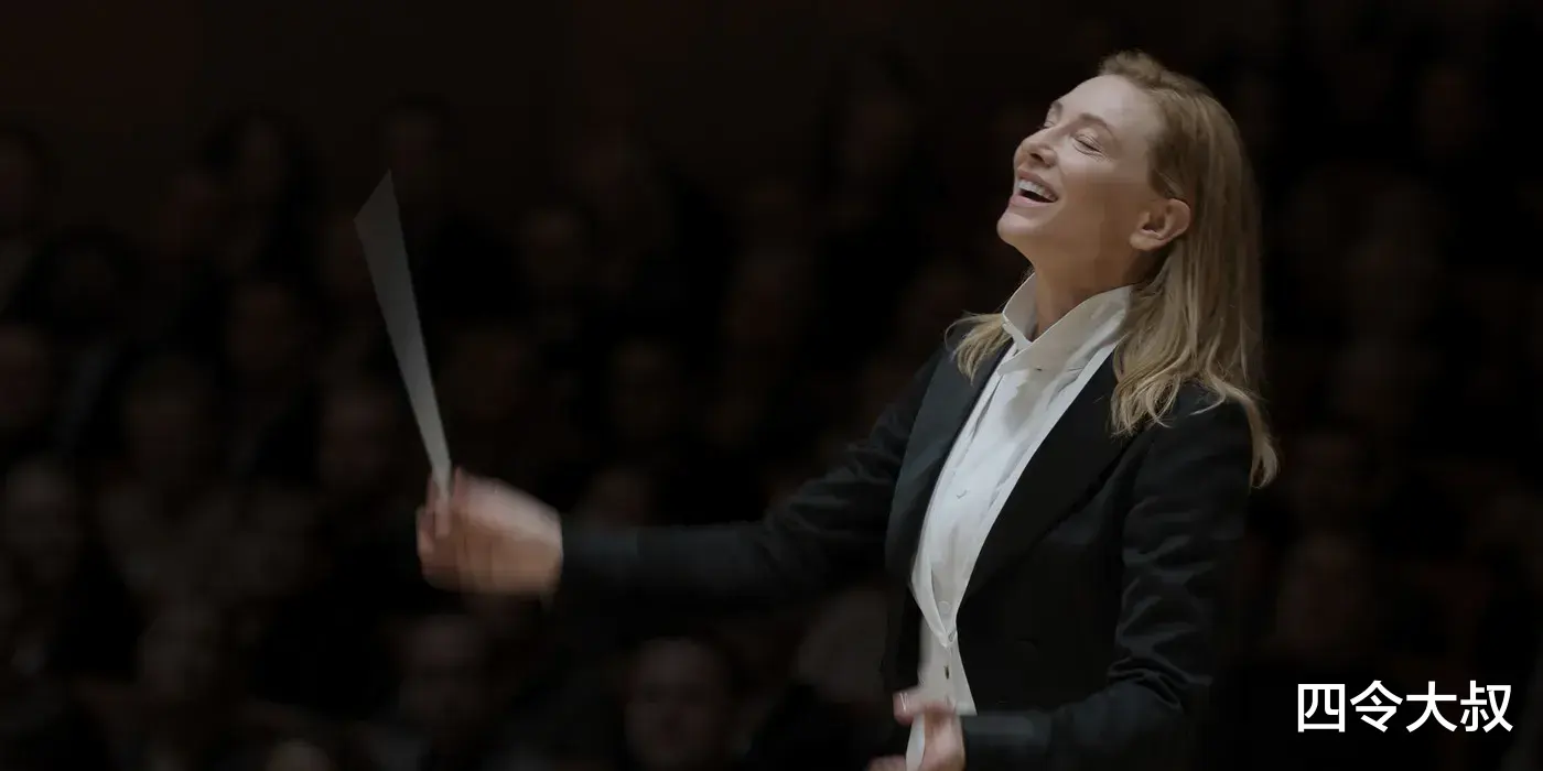 艺术品|威尼斯电影节:朱丽安深V超“凶狠”,凯特领口迸花如行走艺术品