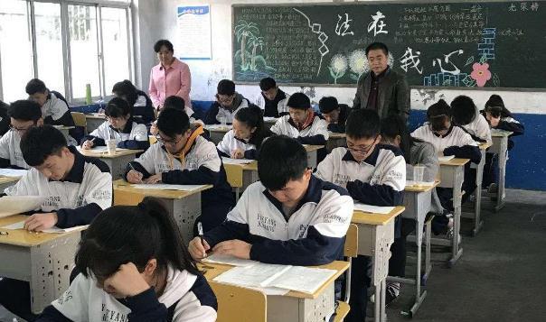 考试|考试成绩不公布、不排名，给学生减负效果如何？一线教师说出实话