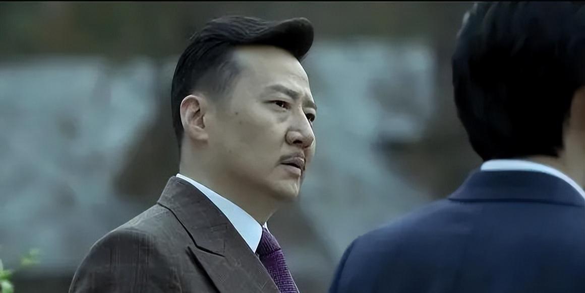 伪装者|看了《伪装者》原著才发现：明家最“阴”的人不是明楼，而是明堂