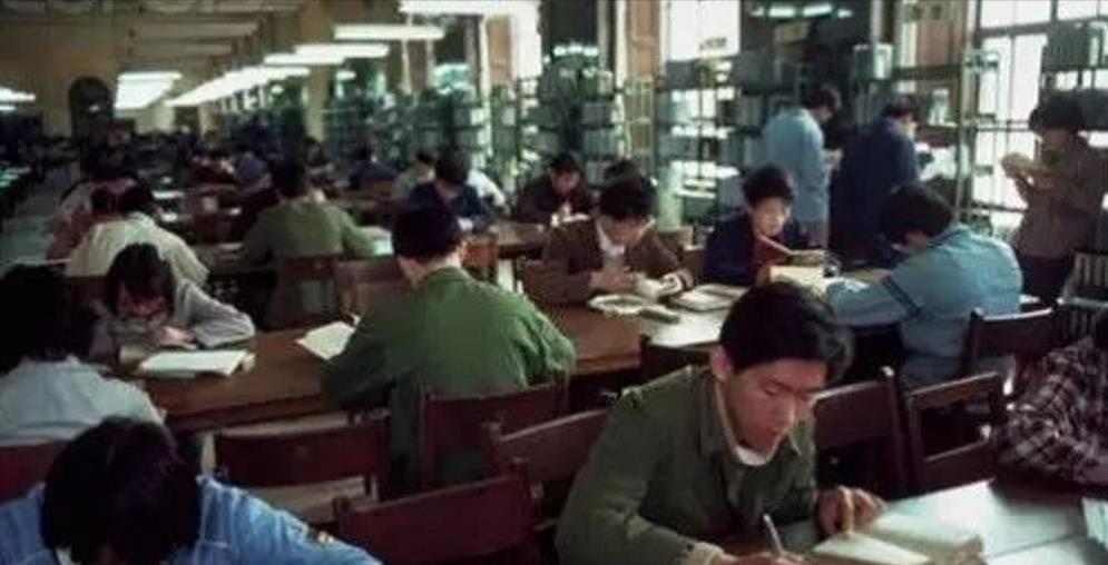 北大学霸94年携妻子隐居深山27年,花光350万后为何重回城市?