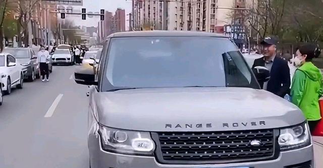辽宁男篮|辽篮一哥易主，赵继伟收入远超郭艾伦，买600平豪宅举办奢华婚礼