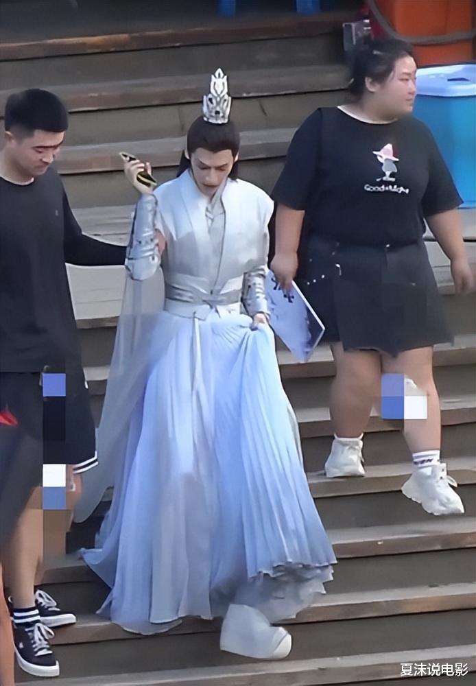 秦霄贤|被身高耽误的5位男星,看着高,实际矮,一参加综艺节目就露馅